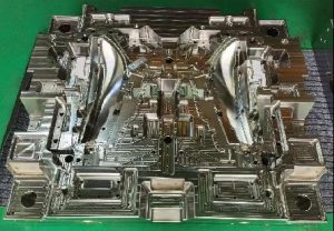 Custom injection mold manufacturing factory in China with CNC machining and tooling production line