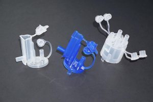 Comparison between low volume and high volume injection molding manufacturing
