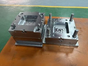 Plastic injection mold manufacturing process with precision machining and mold assembly