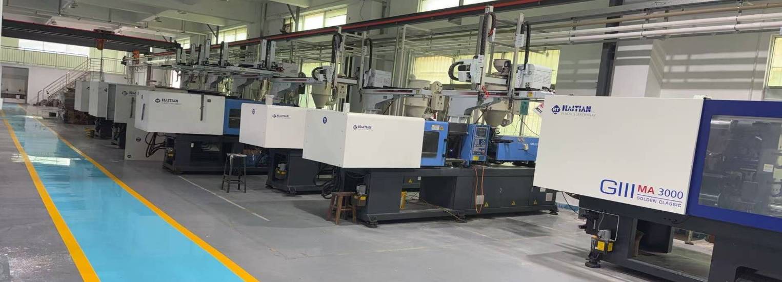 Two shot injection molding machine for plastic parts production