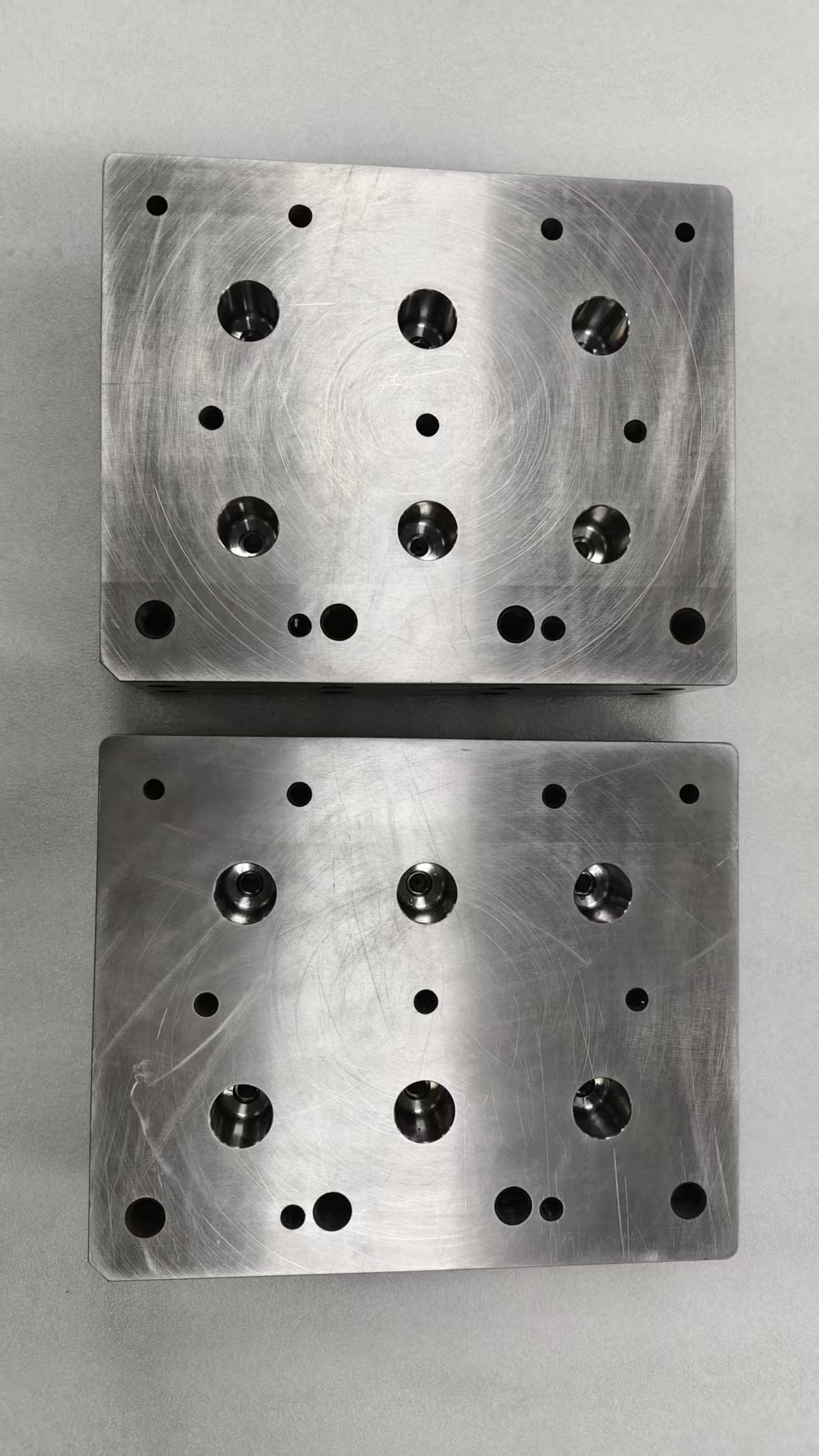 Injection mold components suppliers for precision mold parts