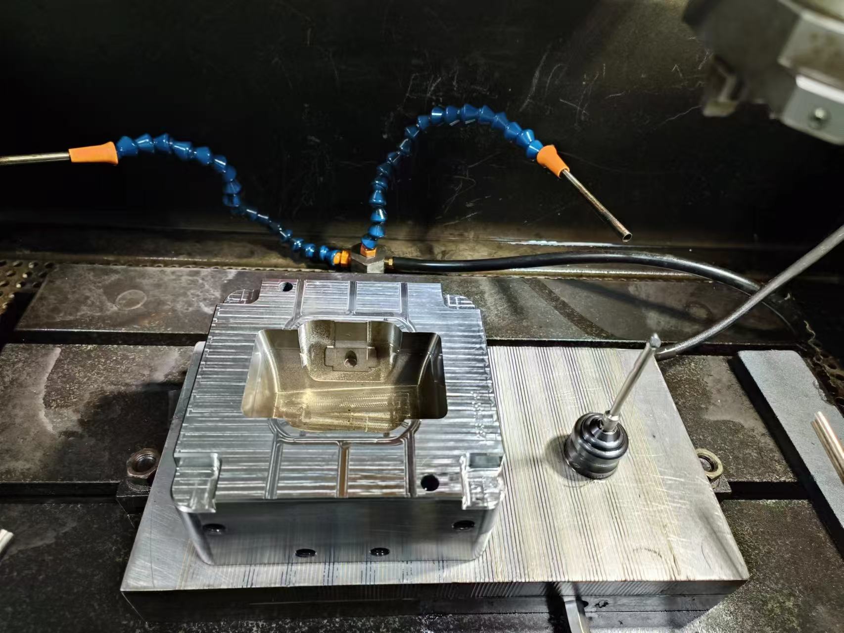 Injection mold repair cost showing supplier responsibility, normal wear, warranty, and repair approval