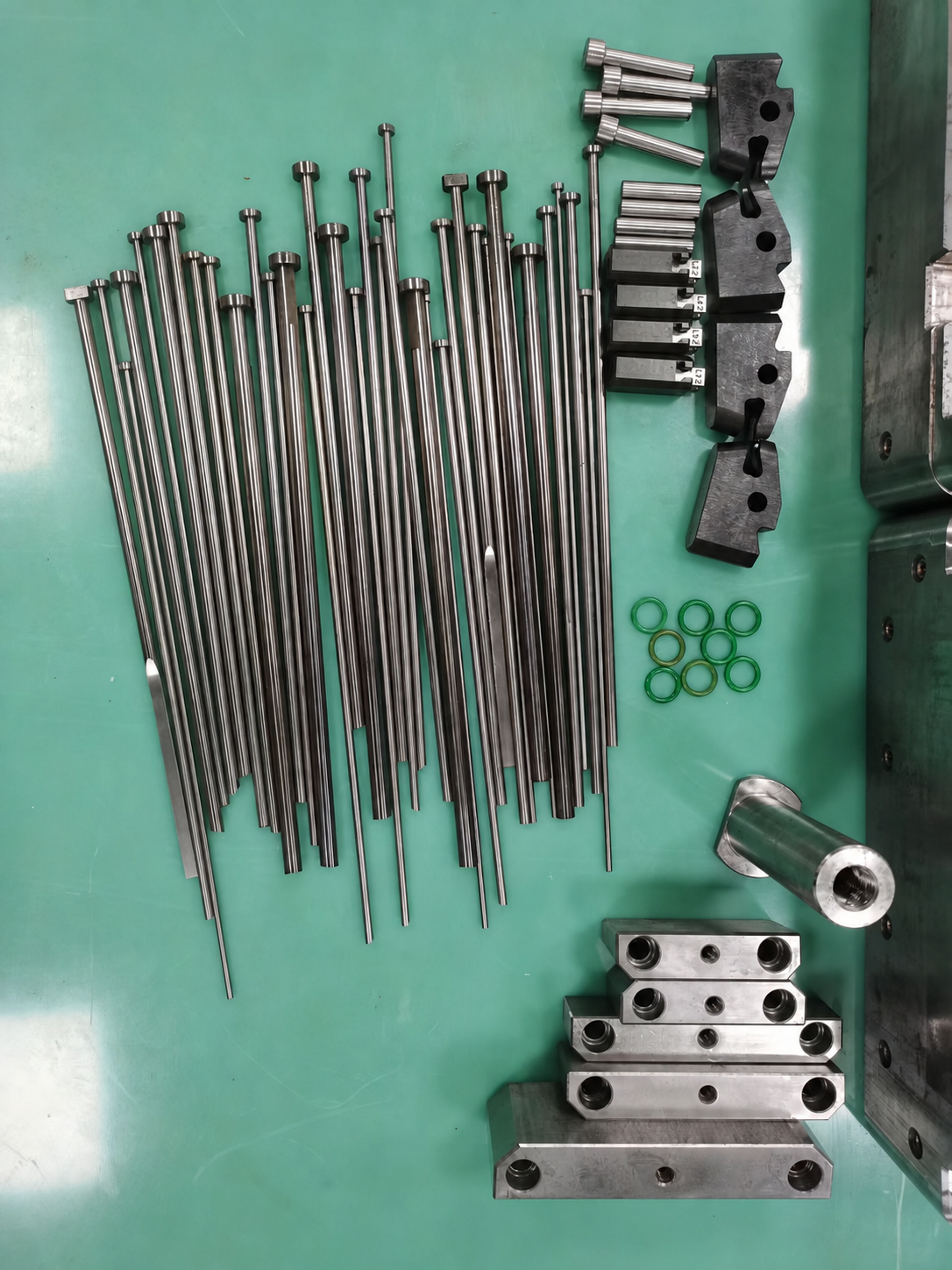 injection-mold-wear-parts-components.jpg
