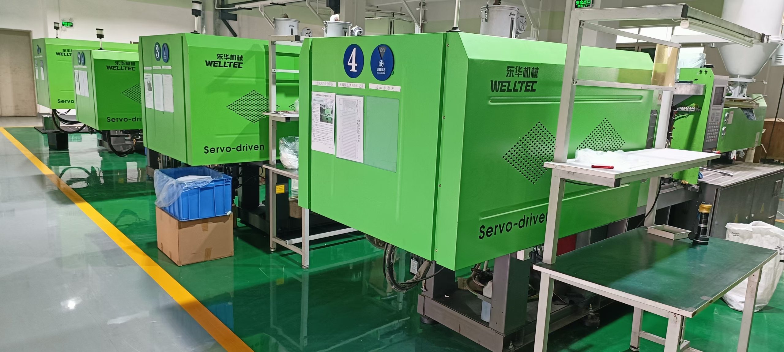 Injection molding supplier capacity shown by available injection molding machines