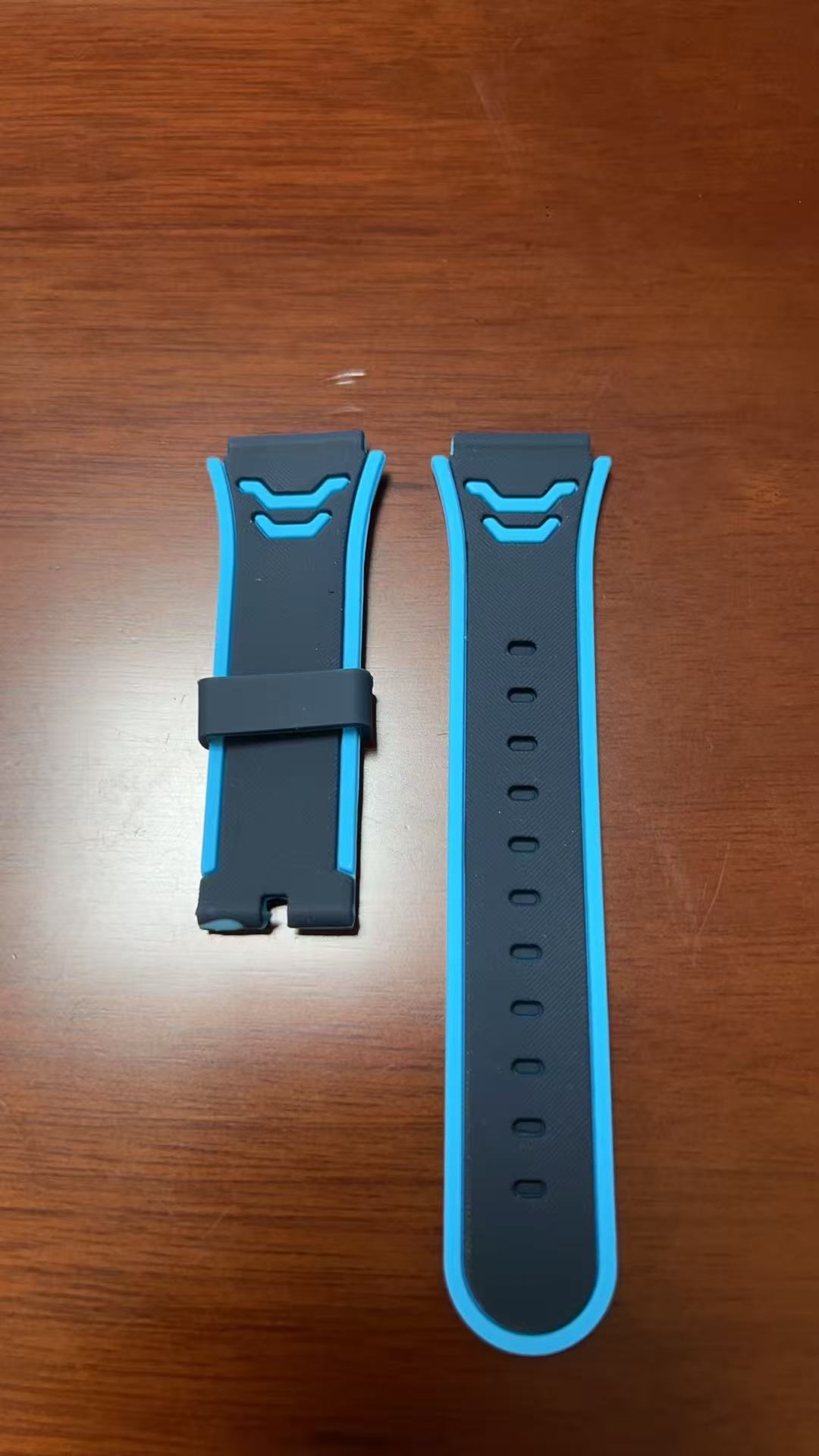LSR overmolding on rigid plastic part