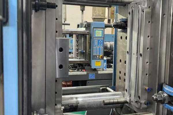 https://www.fentormold.com/prototype-molding-vs-production-molding/