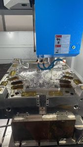 Types of knurling on CNC machined components with straight, diamond and diagonal patterns