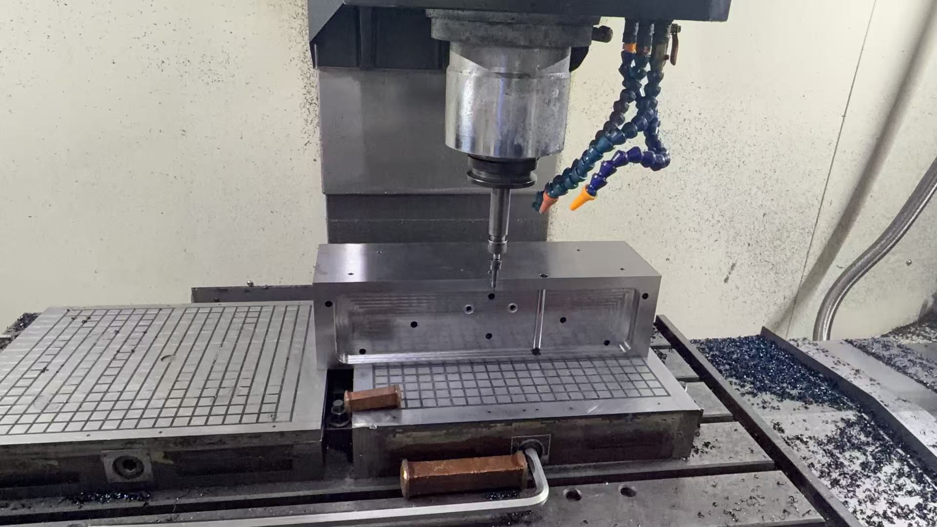 Precision injection mold sliders and lifters used in custom plastic injection molds